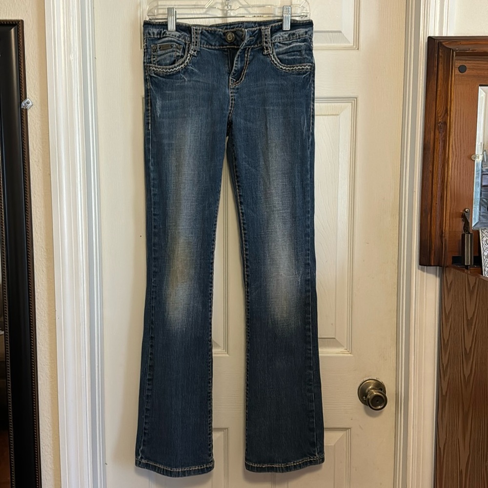L.A. Idol, bootcut jeans. 7